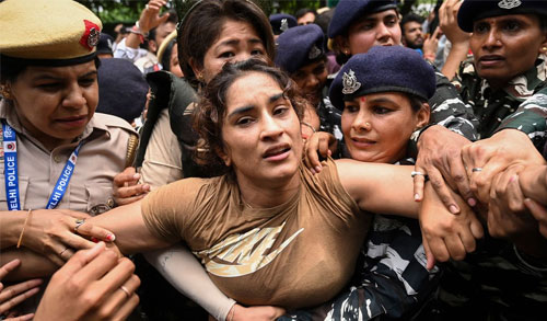indian-wrestling-and-delhi-police